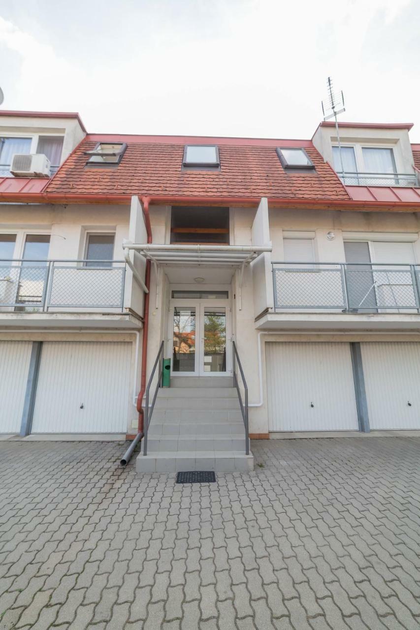 Fischer Apartman 2 Hajdúszoboszló Exteriör bild